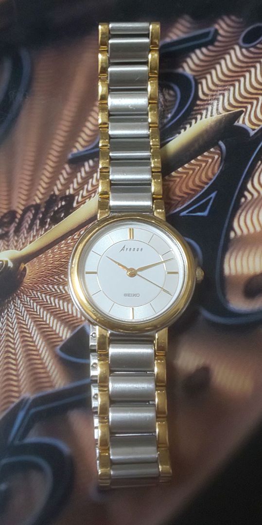 Seiko Avenue Analog Quartz Women
