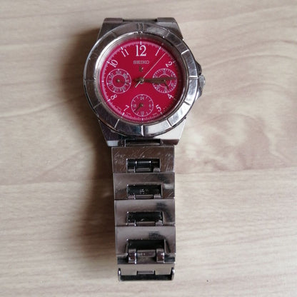Seiko lk/lukia Analog Quartz Women