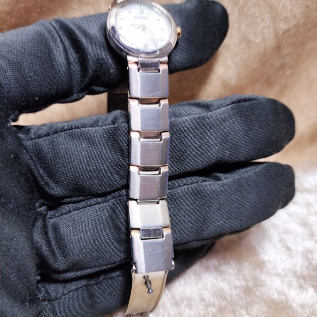 Seiko wired Analog Quartz Women
