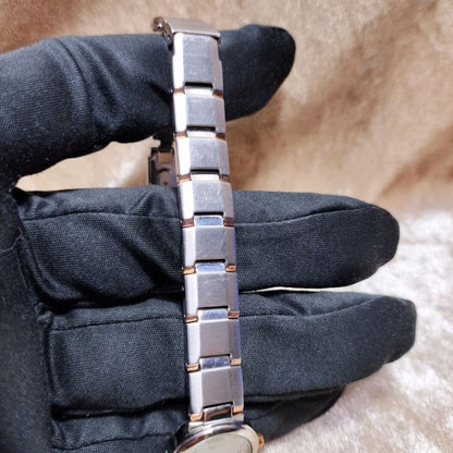Seiko wired Analog Quartz Women