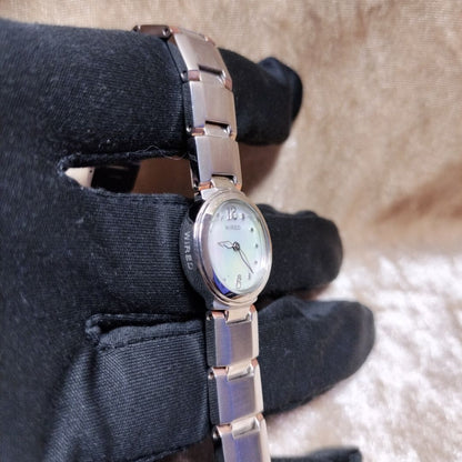 Seiko wired Analog Quartz Women