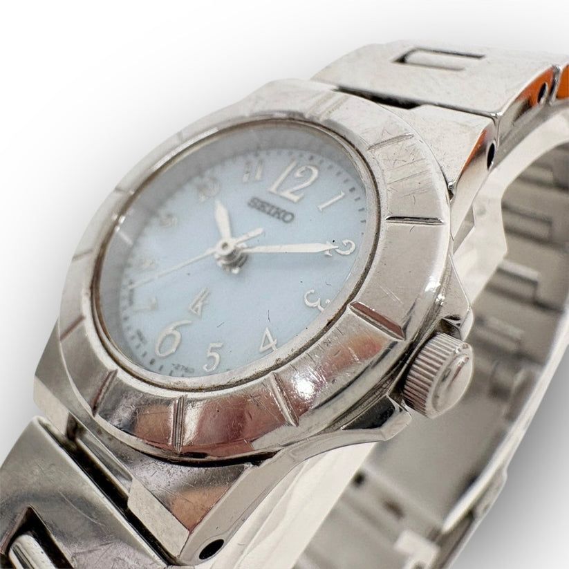 Seiko lk/lukia Analog Quartz Women