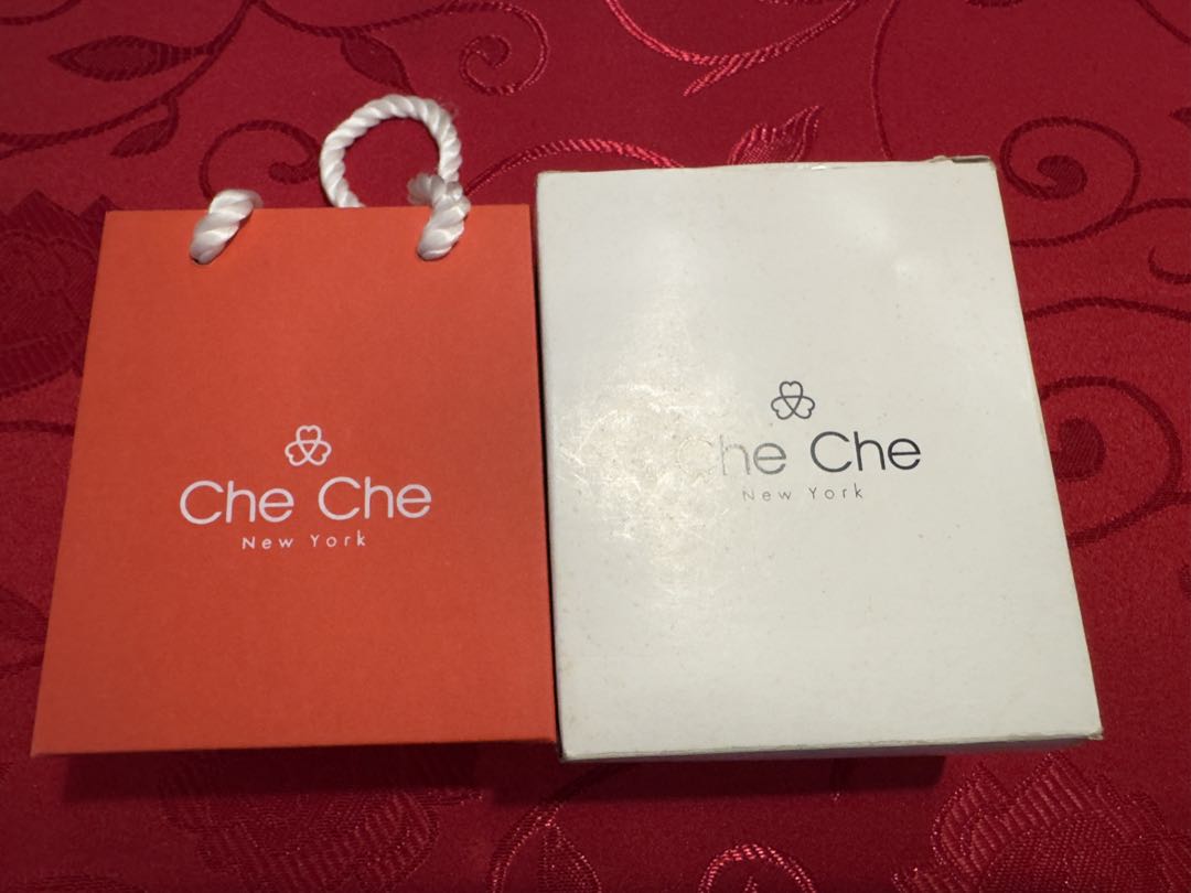 Che New York Analog Quartz Women