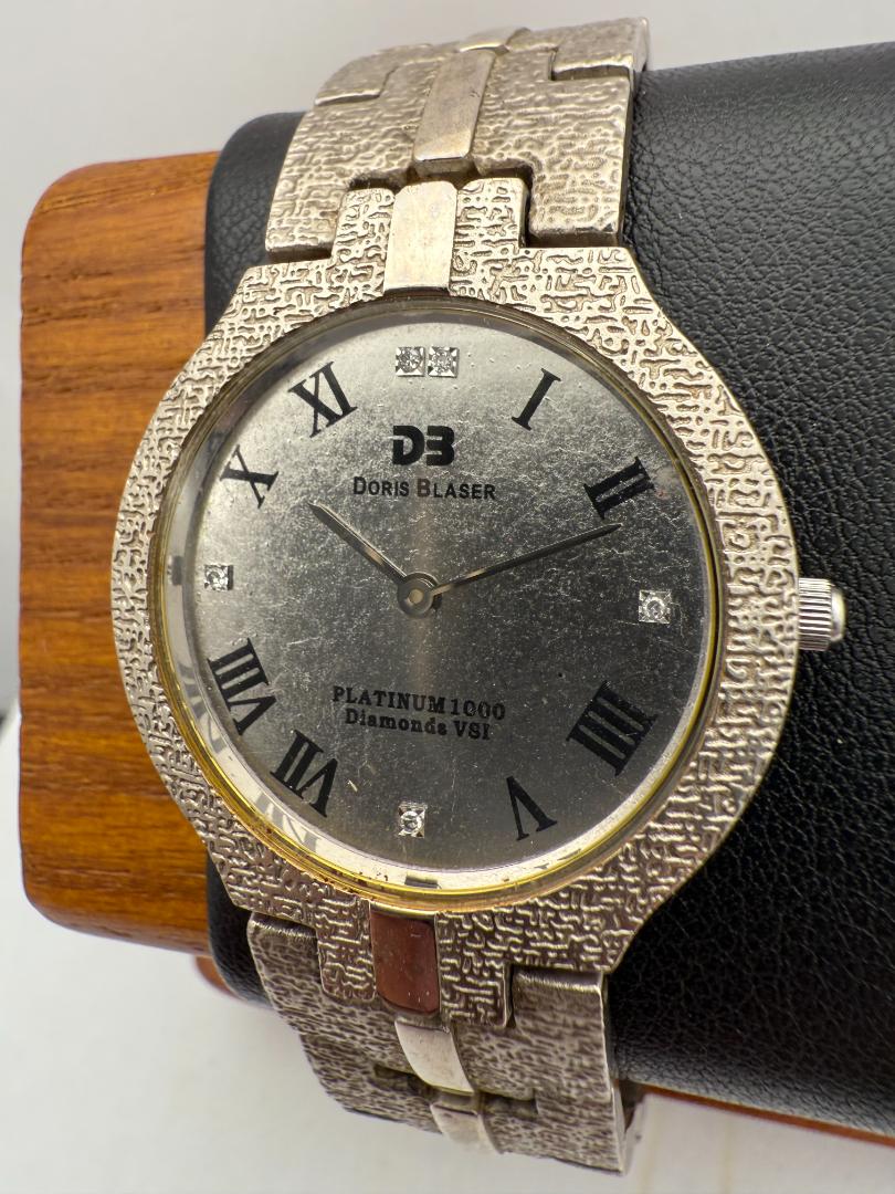 Doris Blaser Analog Quartz Men Watch Men'S