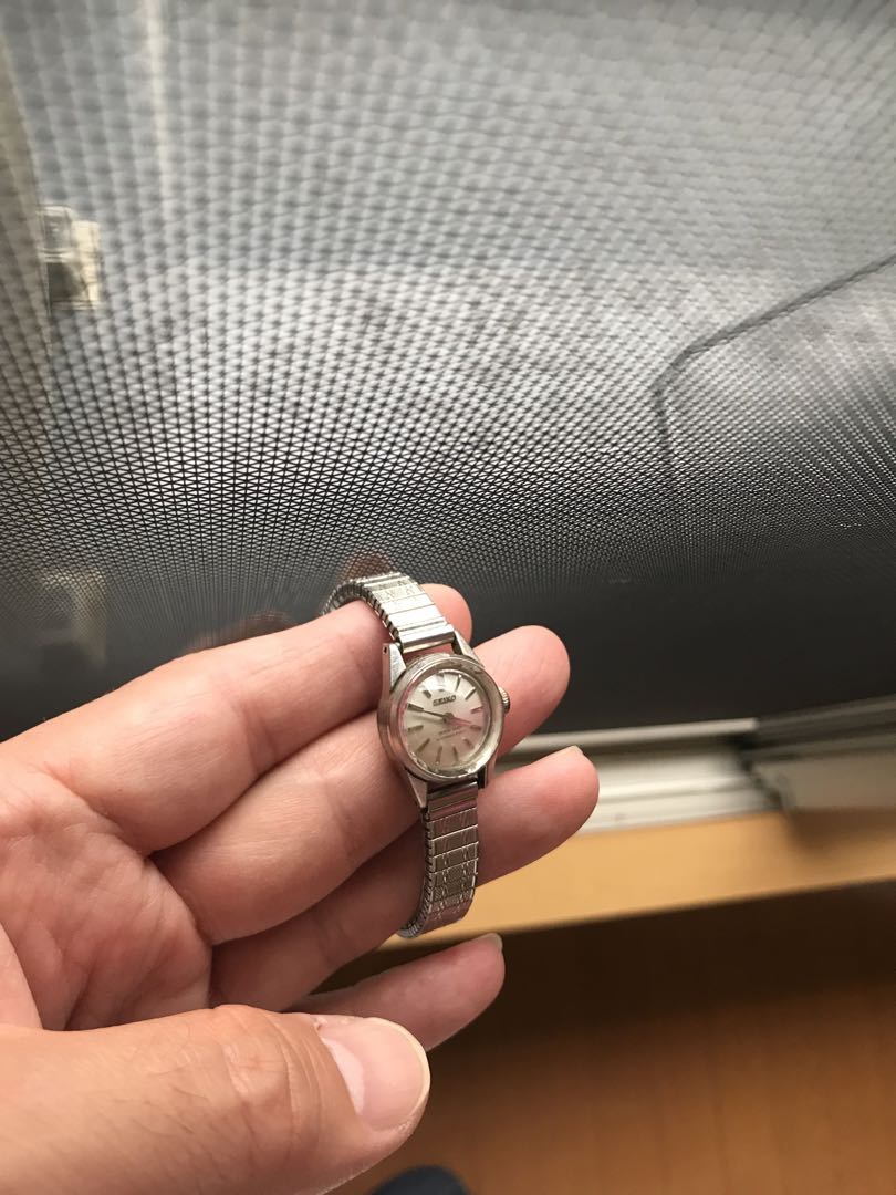 Seiko Queen Analog Mechanical (Manual) Women