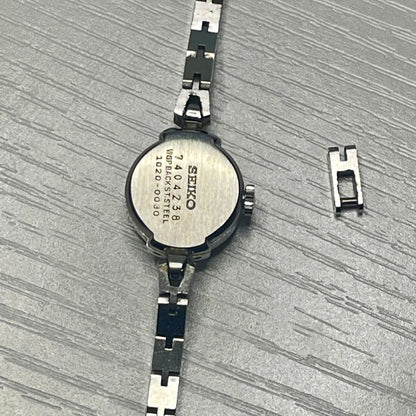 Seiko 7A14-4290 Analog Mechanical (Manual) Women