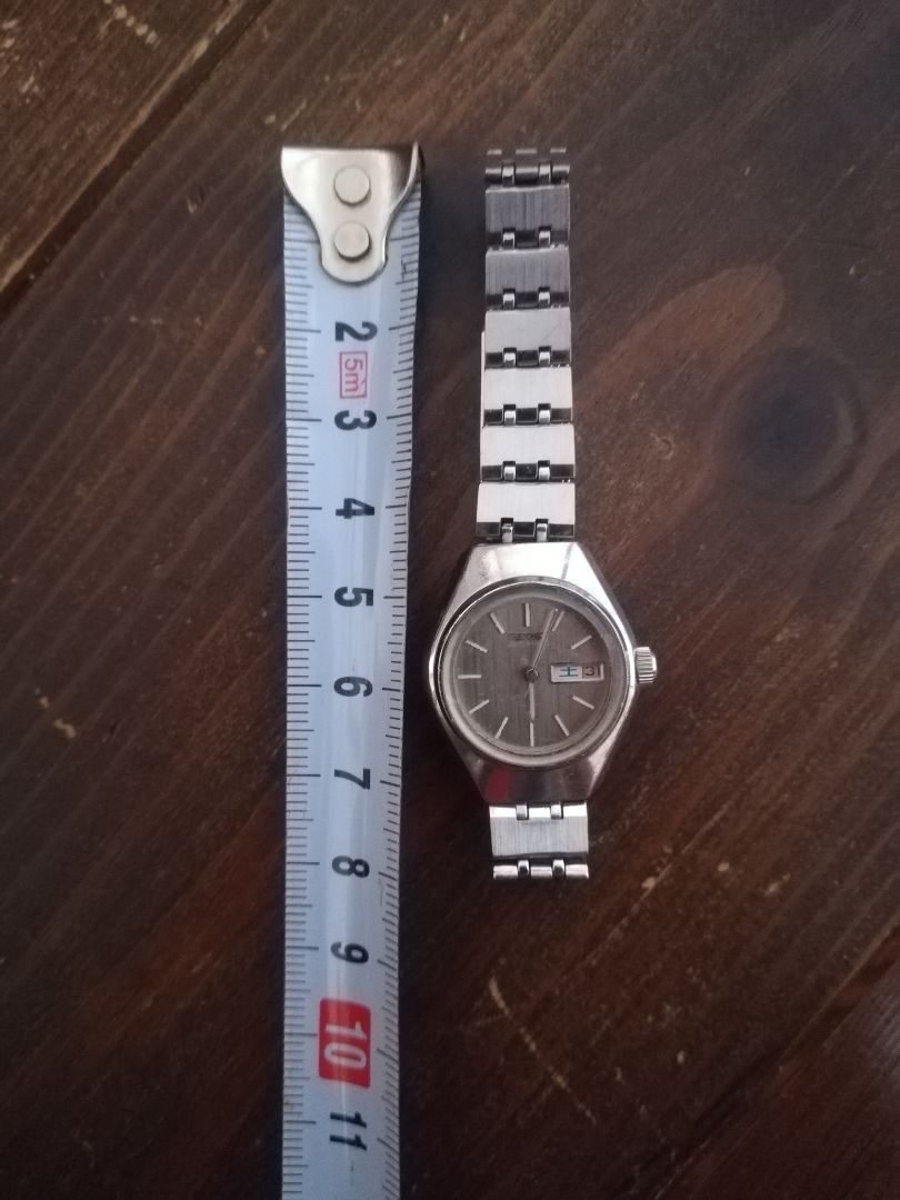 Seiko EIKO283 Analog Mechanical (Automatic) Women
