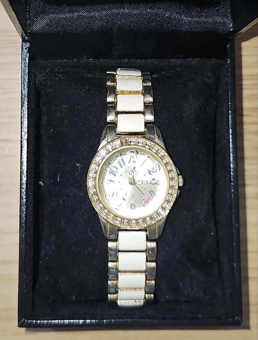 Cecil Mcbee Analog Quartz Women