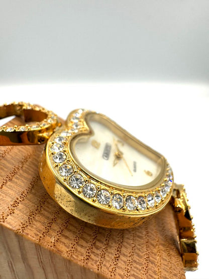 Abiste Analog Quartz Women Watch Heart