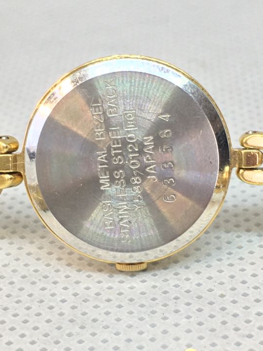 Seiko Alba Y588-0120 Analog Quartz Women