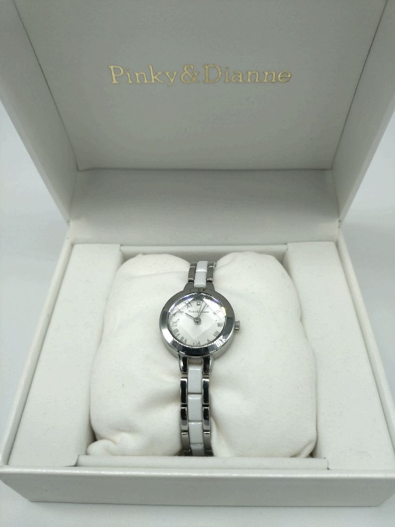 PINKY&DIANNE Analog Quartz Women