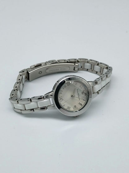 PINKY&DIANNE Analog Quartz Women