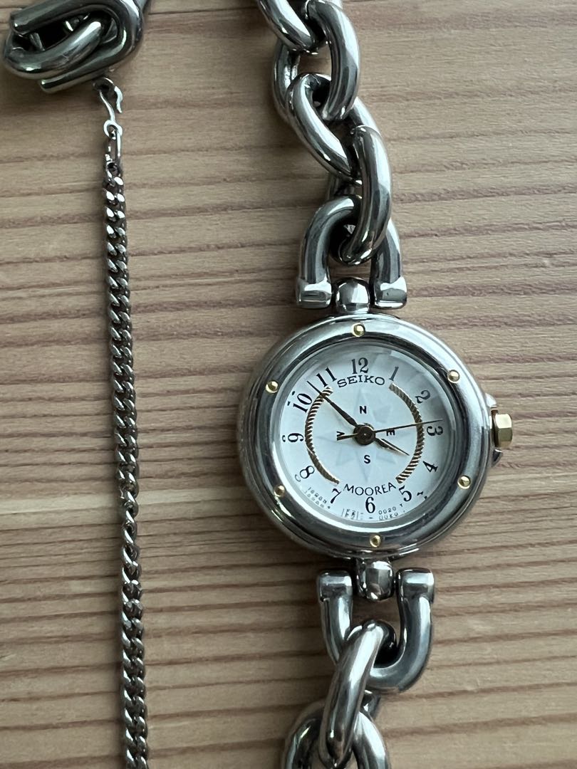 Seiko 1F21-0020 Analog Quartz Women