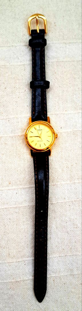 Seiko 1N01-0BX0 Analog Quartz Women