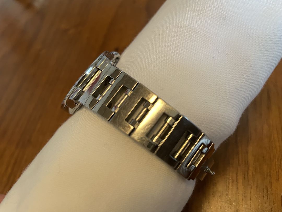Seiko lk/lukia Analog Quartz Women