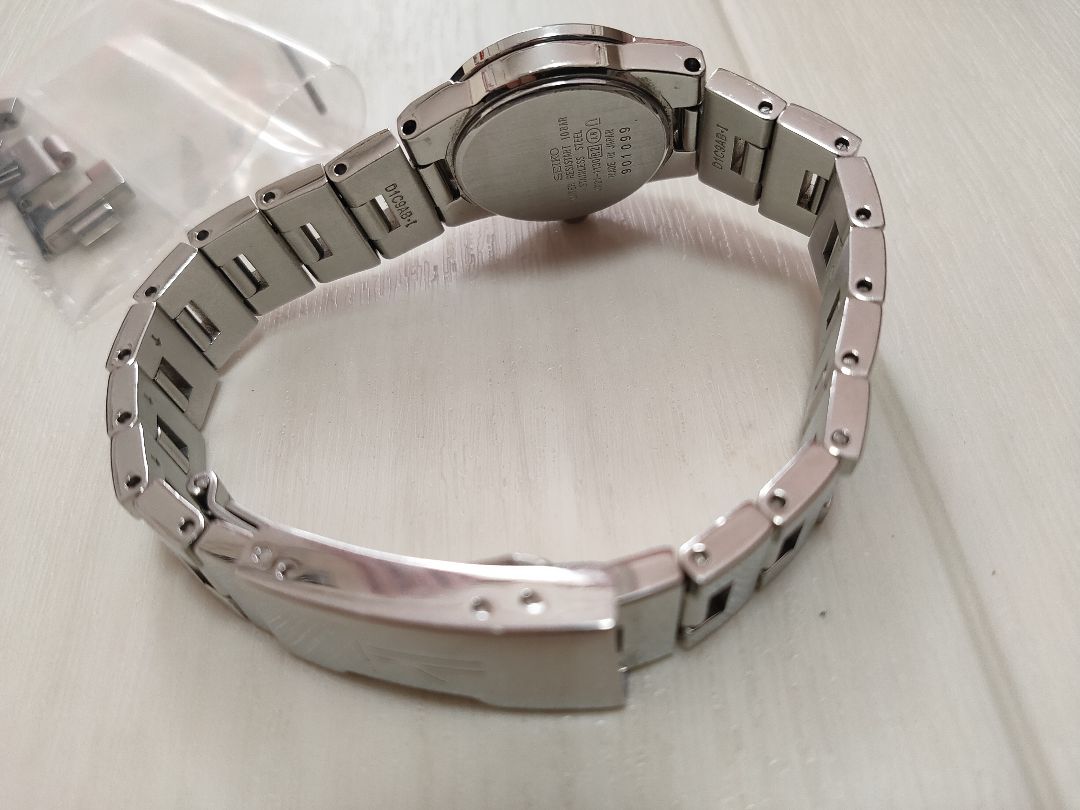 Seiko Lk/lukia 4N21-1130 Analog Quartz Women
