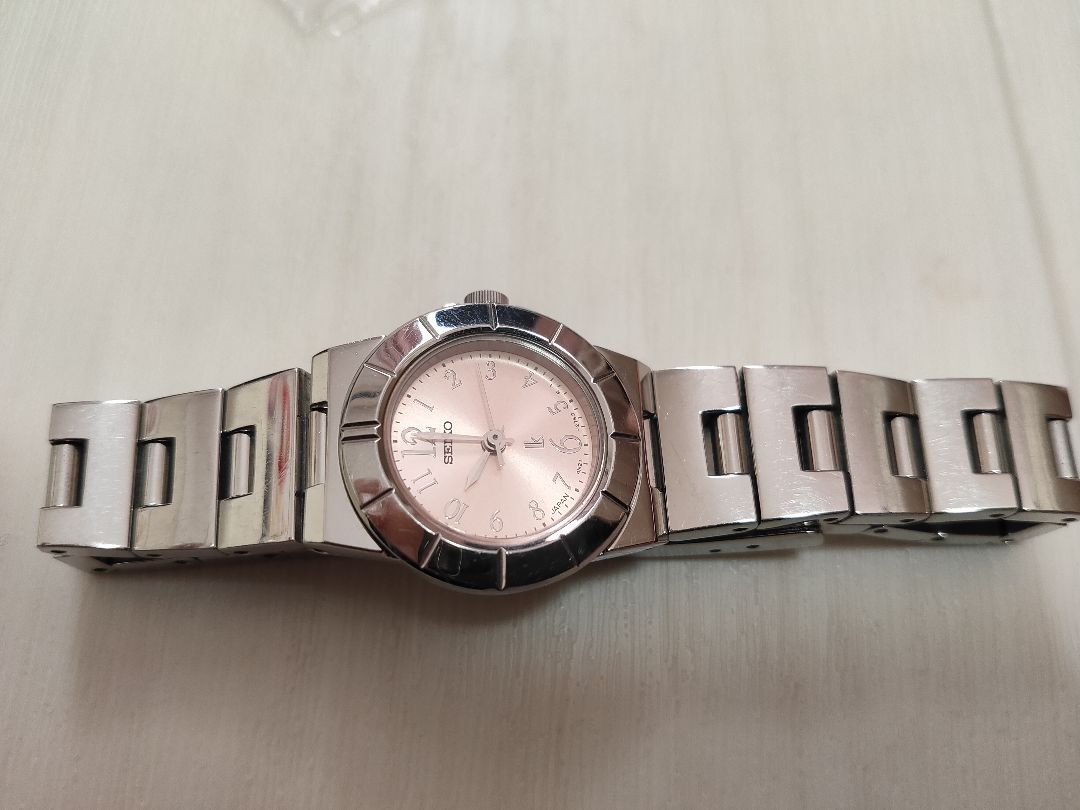 Seiko Lk/lukia 4N21-1130 Analog Quartz Women