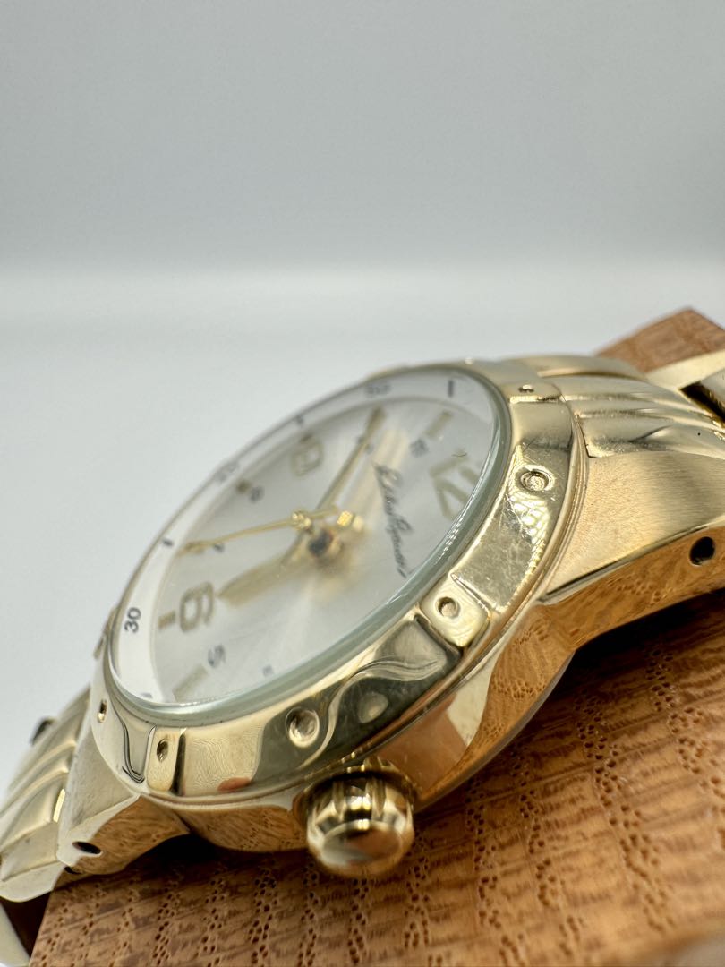 Eddie Bauer Analog Quartz Women Watch Gold Tone