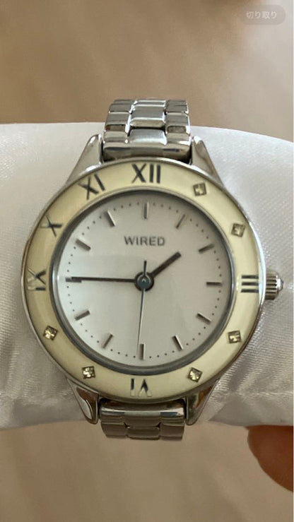 Seiko wired Analog Quartz Women