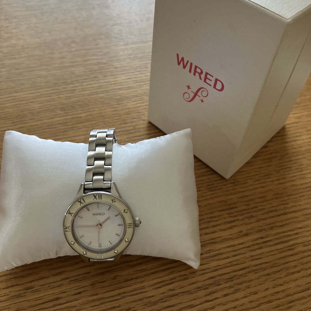 Seiko wired Analog Quartz Women