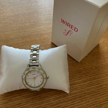 Seiko wired Analog Quartz Women