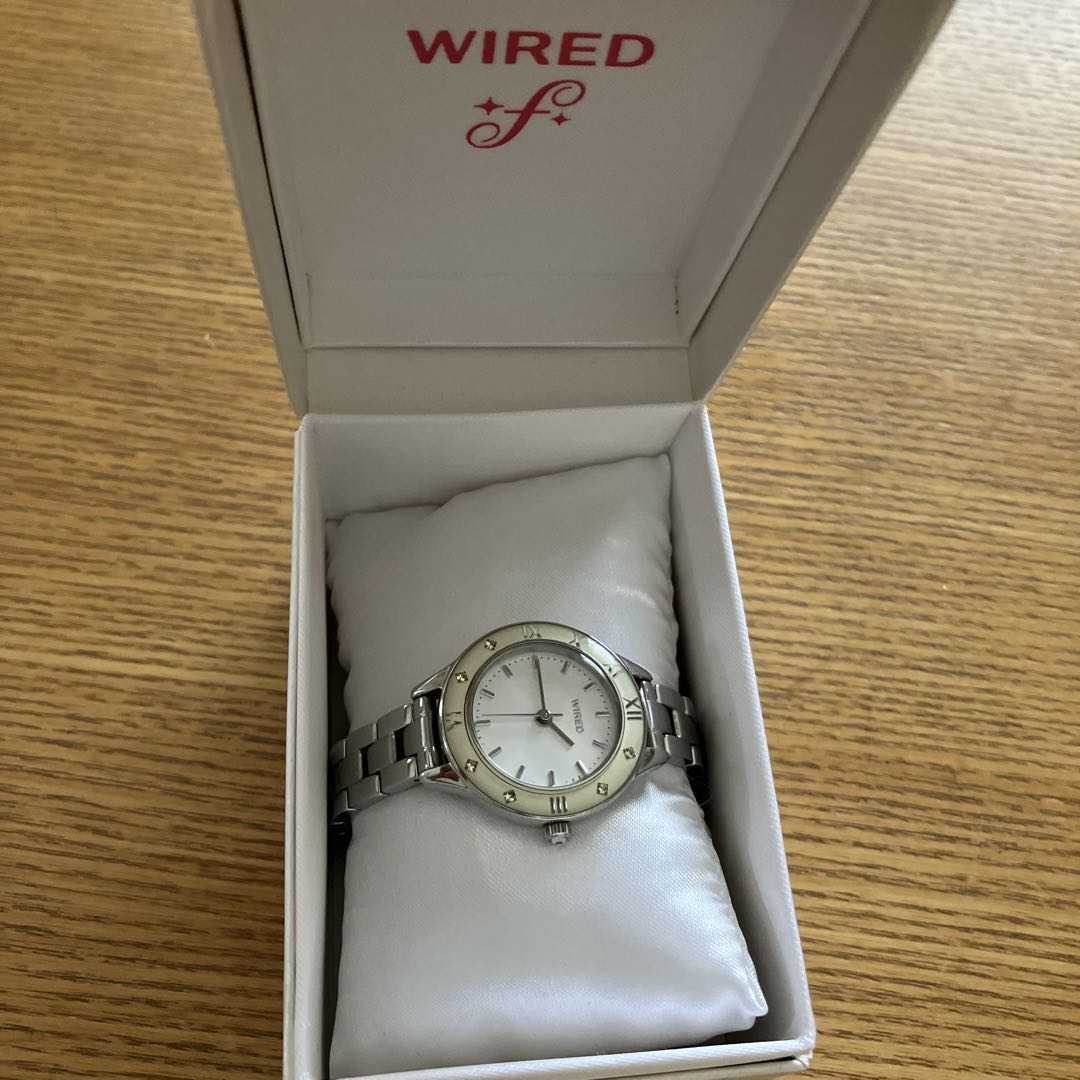 Seiko wired Analog Quartz Women