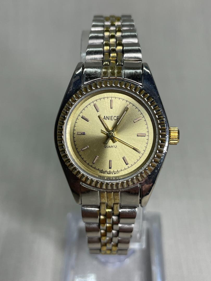 Aniece Fuji.co.ltd Analog Quartz Women