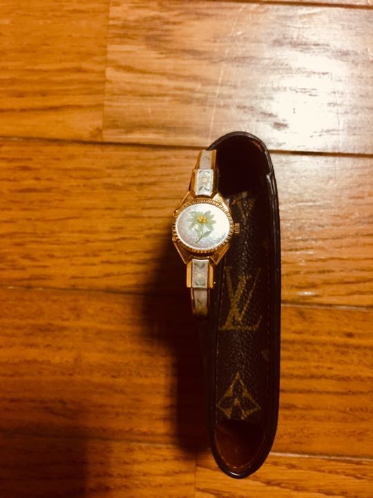 Swiss made Analog Quartz Women