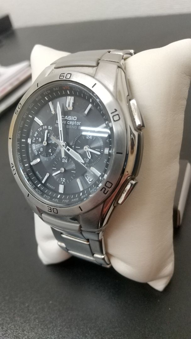 Casio Wave Ceptor Analog Quartz Men