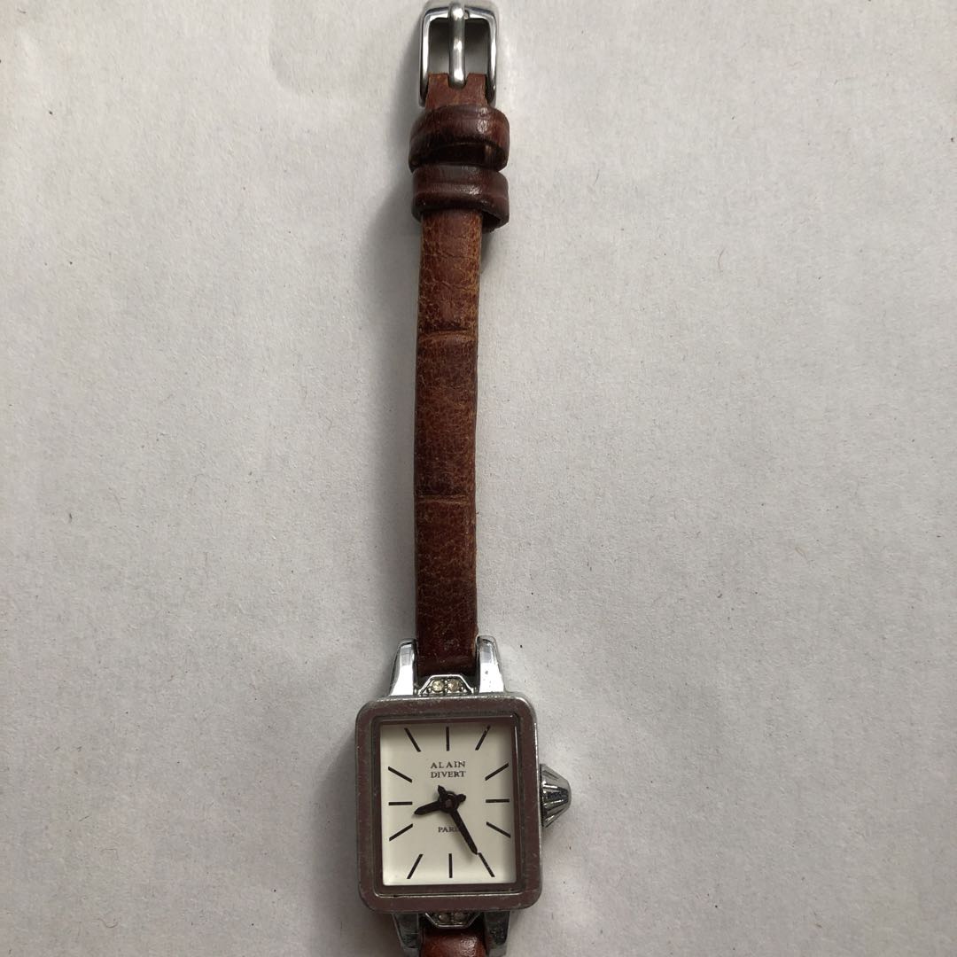 Alain Divert Analog Quartz Women