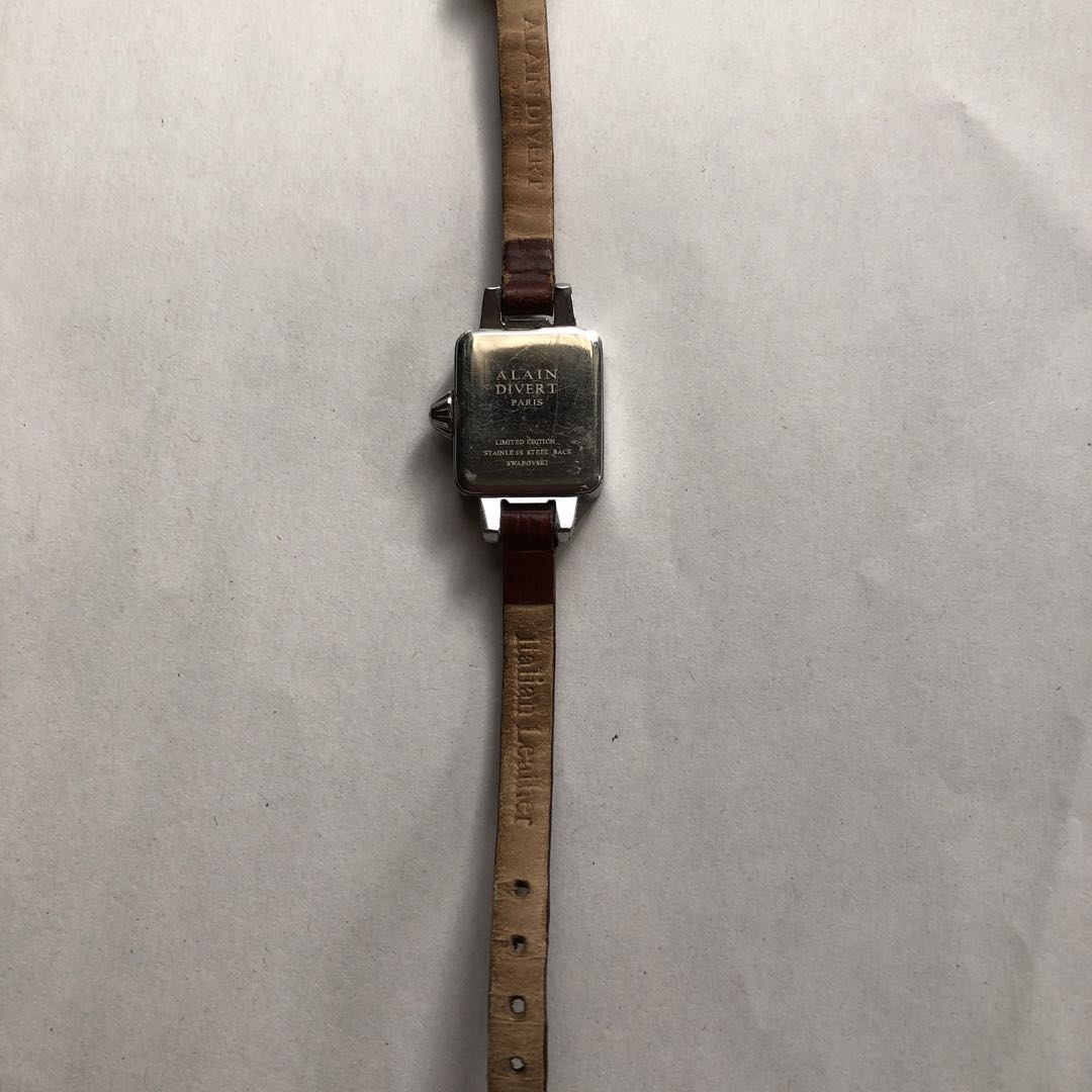 Alain Divert Analog Quartz Women