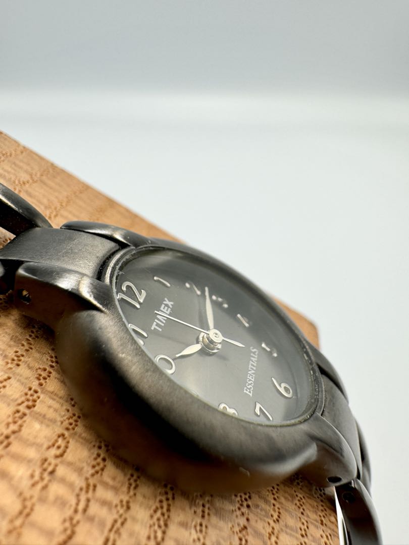 TIMEX Essentials T21912 Analog Quartz Women Women Watch
