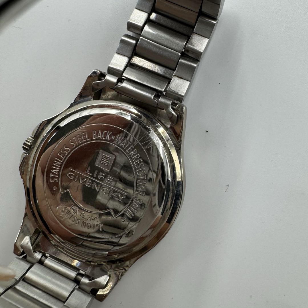 Givenchy Analog Quartz Men