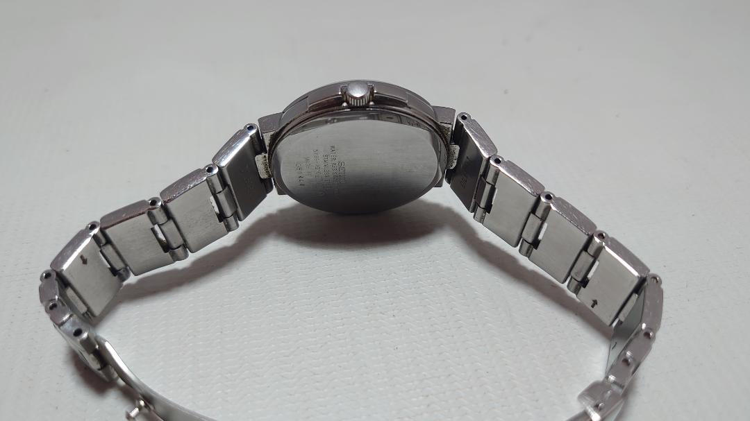Seiko Lk/lukia 5Y89-OB70 Analog Quartz Women