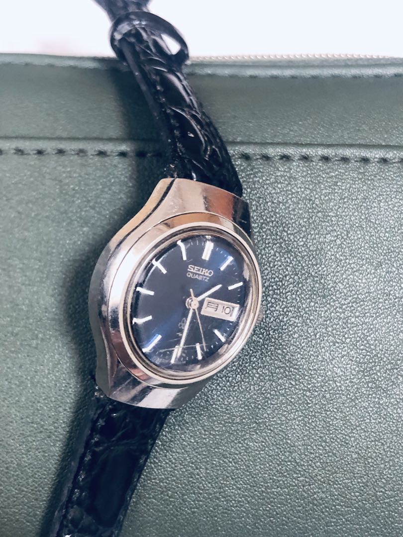 Seiko 4326-0030 Analog Mechanical (Automatic) Women