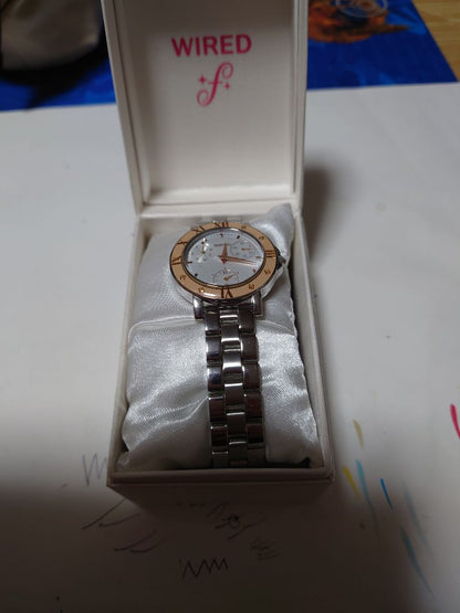 Seiko wired Analog Quartz Women