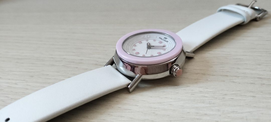 Analog Quartz Women