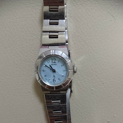Seiko lk/lukia Analog Quartz Women