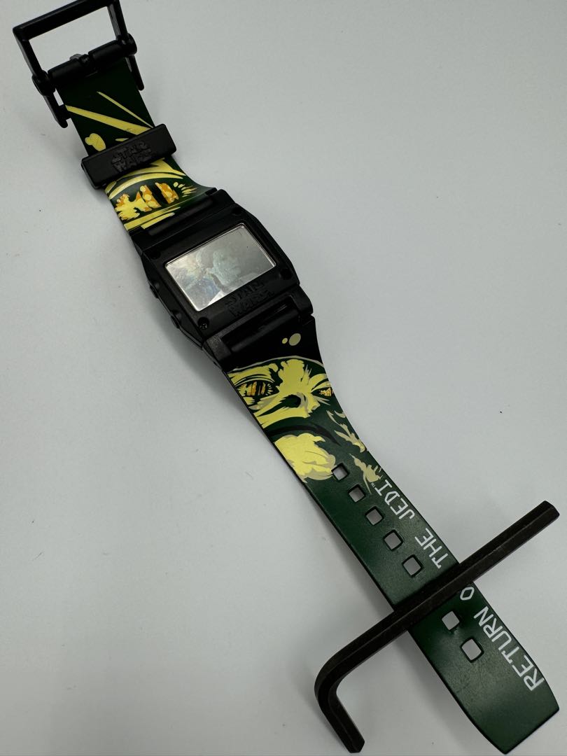 Star Wars Digital Quartz Men Watch With Tin Unused