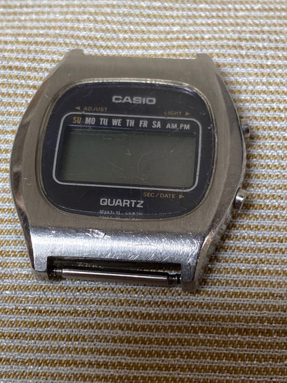 Casio Digital Quartz Men ジャンク Watch