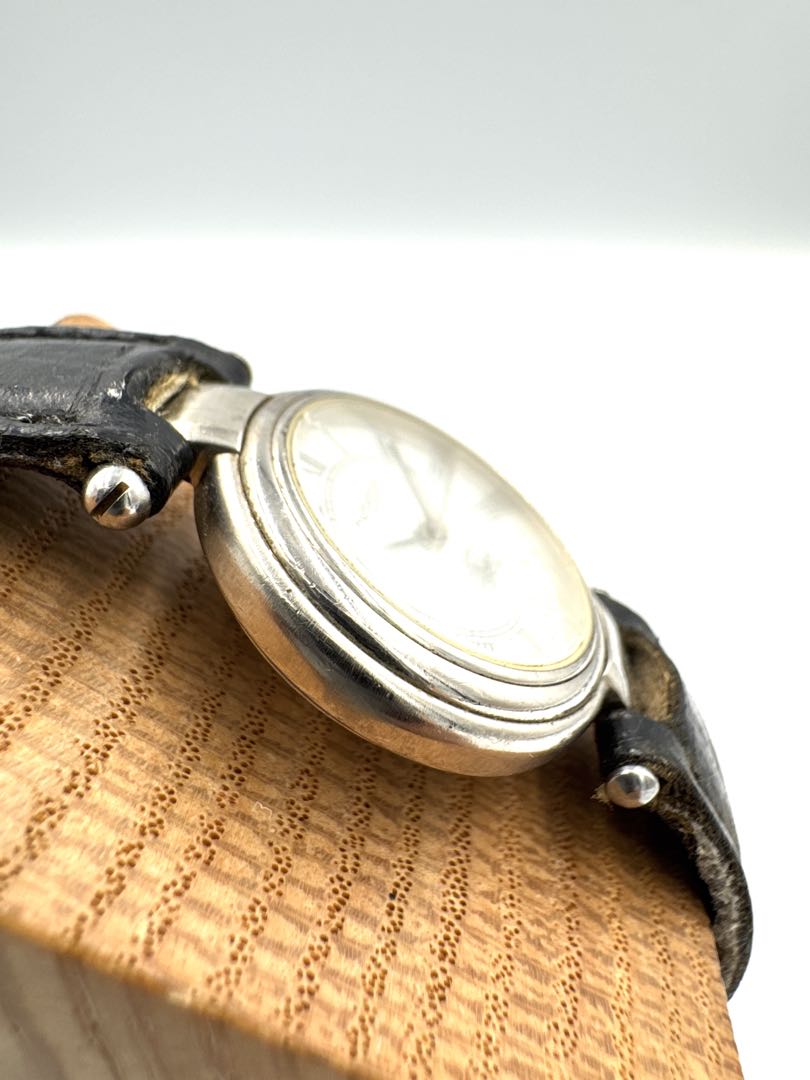 Burberrys Quartz Watch FOR PARTS A4075