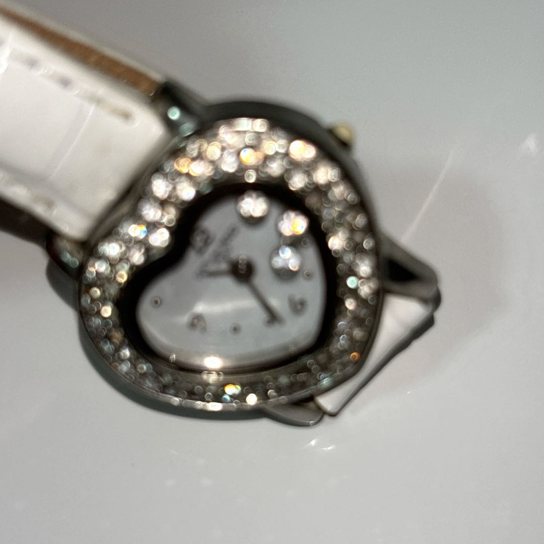 Stylish Witch Love and Berry Analog Quartz Women