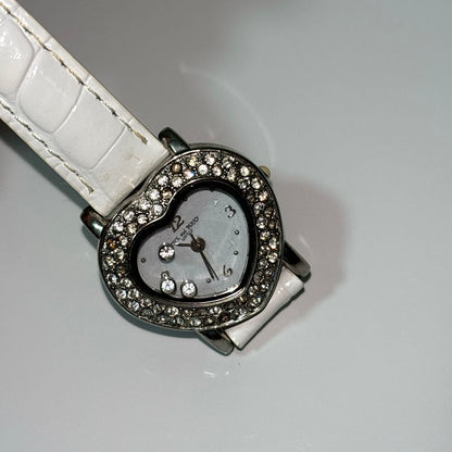 Stylish Witch Love and Berry Analog Quartz Women