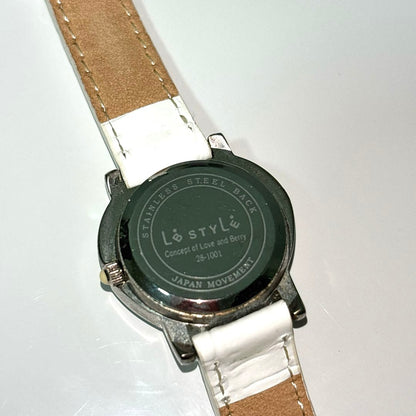 Stylish Witch Love and Berry Analog Quartz Women
