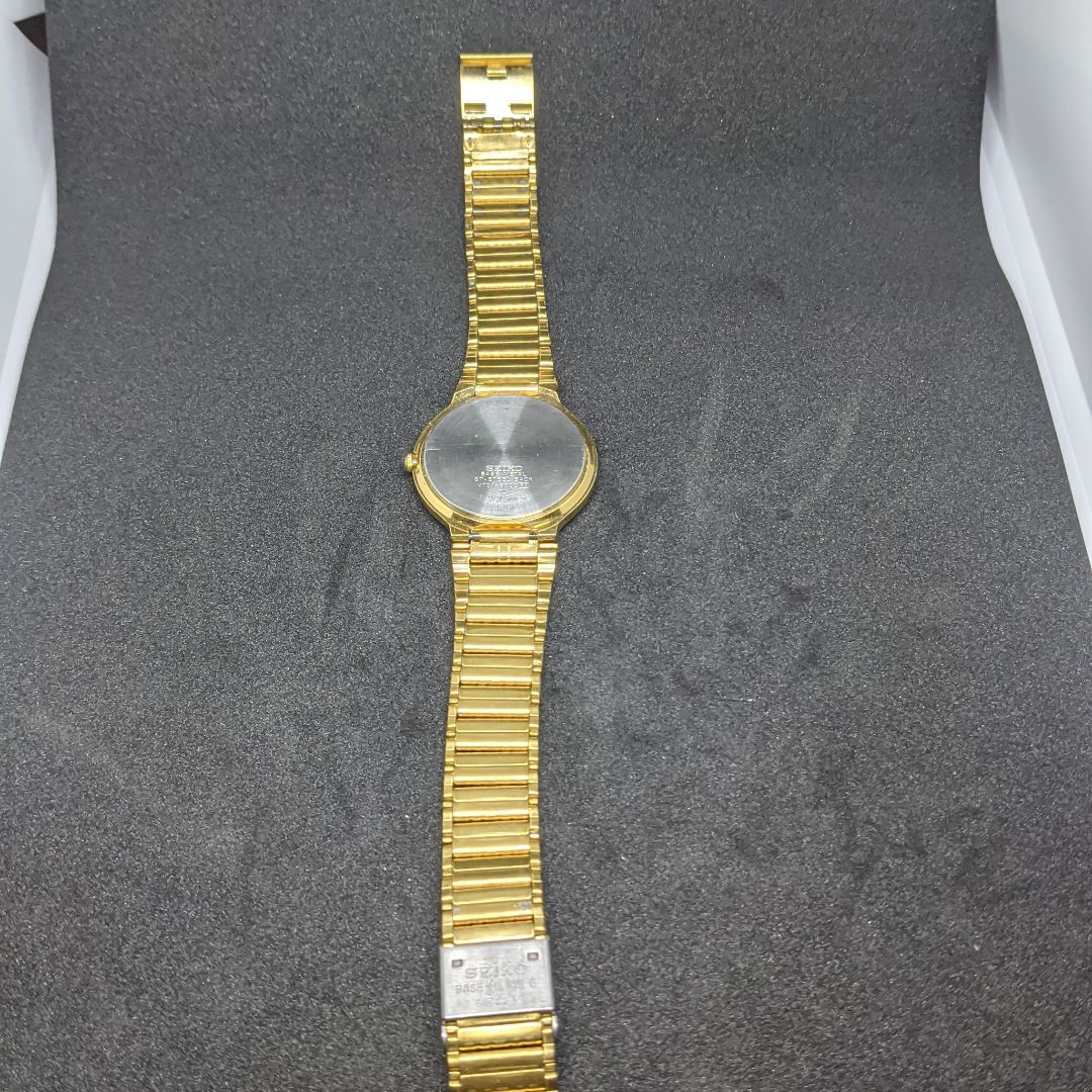 Seiko V701-6K00 Analog Quartz Men
