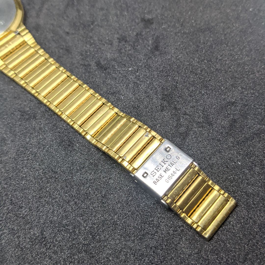 Seiko V701-6K00 Analog Quartz Men