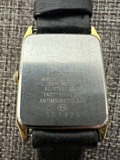 Seiko 7N01-5060 Analog Quartz Women