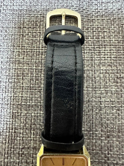 Seiko 7N01-5060 Analog Quartz Women