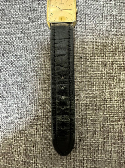 Seiko 7N01-5060 Analog Quartz Women