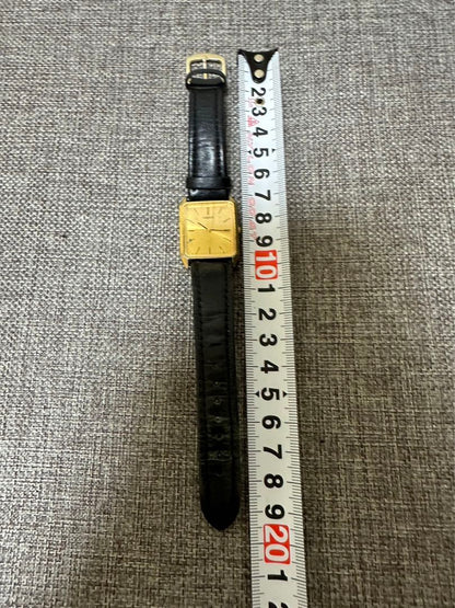 Seiko 7N01-5060 Analog Quartz Women